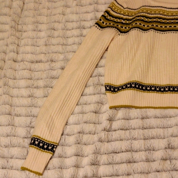 Sweater - Picture 2 of 2